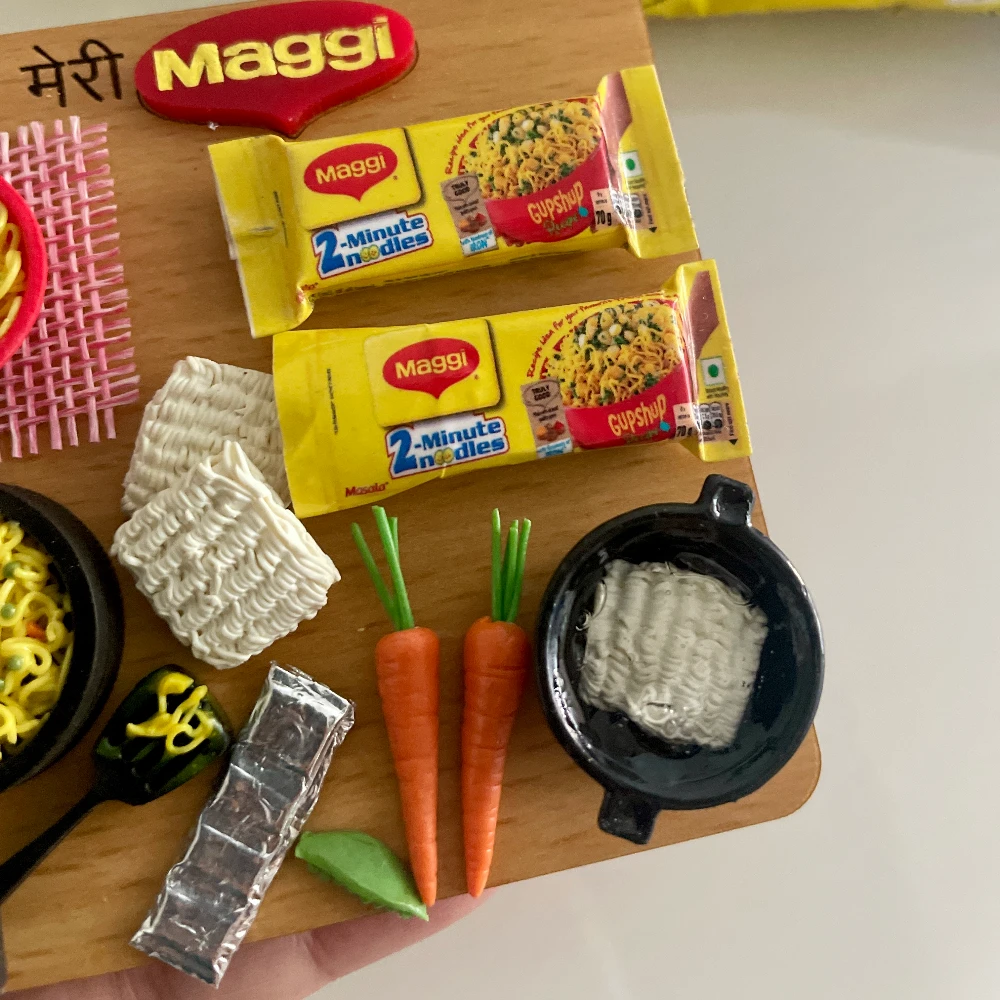 Miniature Maggi Family Pack Magnet
