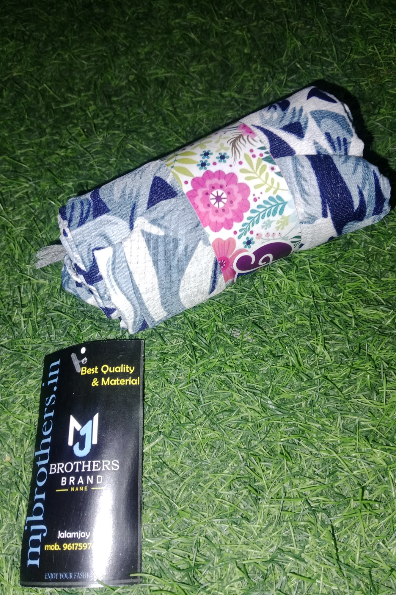 Girls trending scarf (1)