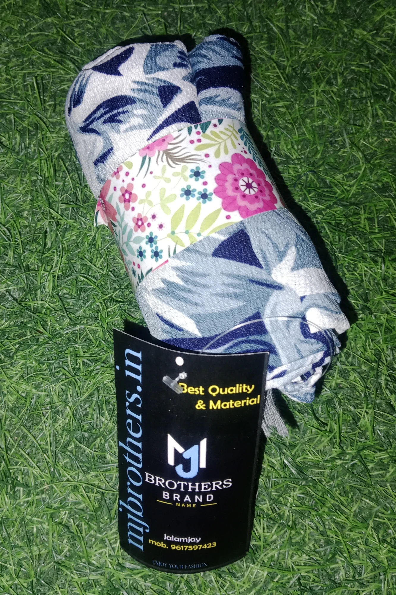 Girls trending scarf (1)