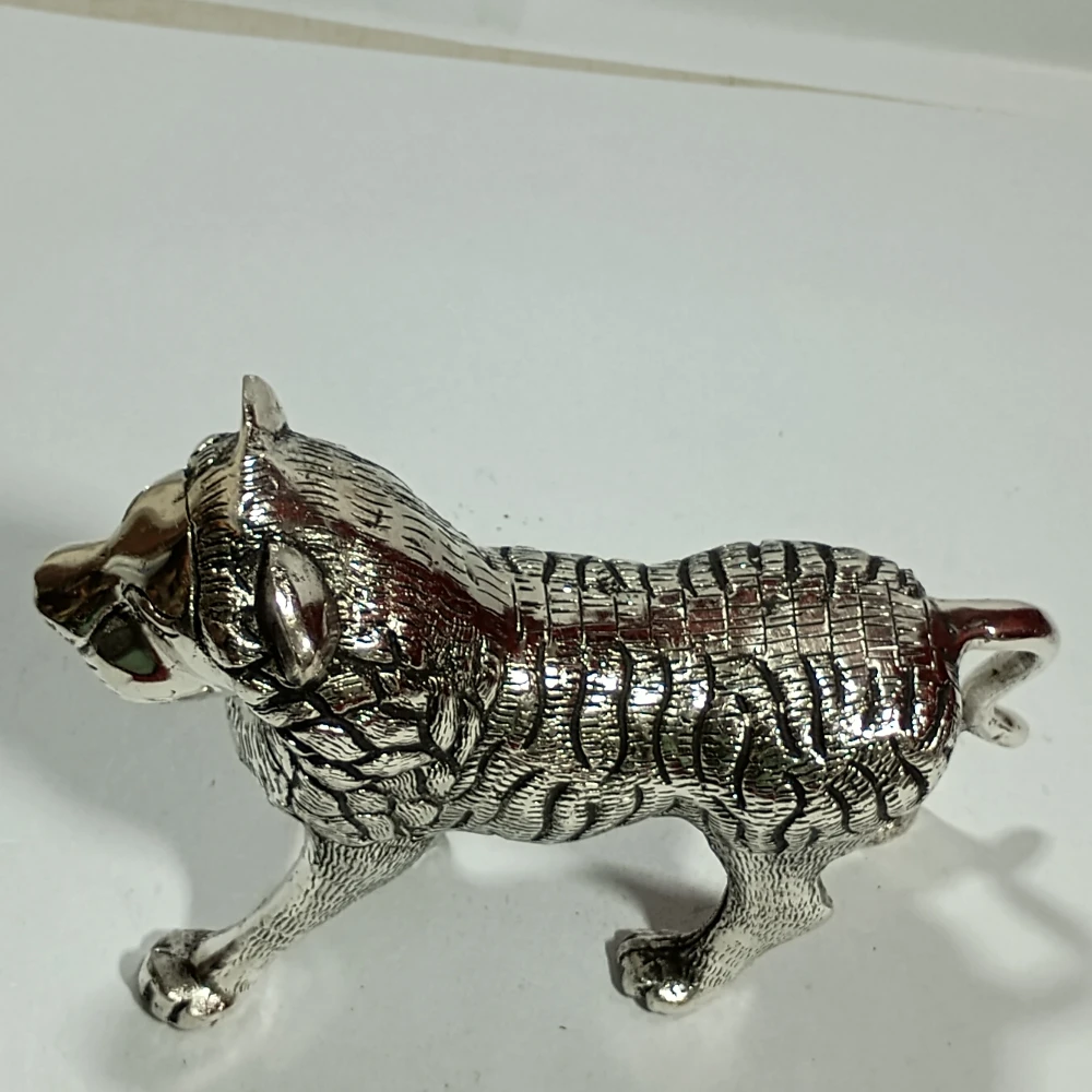 Lion-3No-Z03698