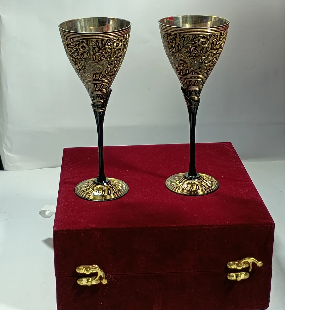 2GlassWine-8.5No-Z09500