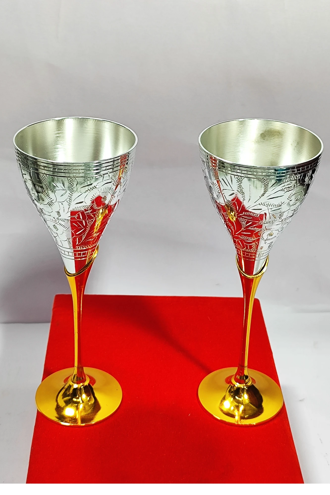Two Wine Glass-8.75No-Z08508