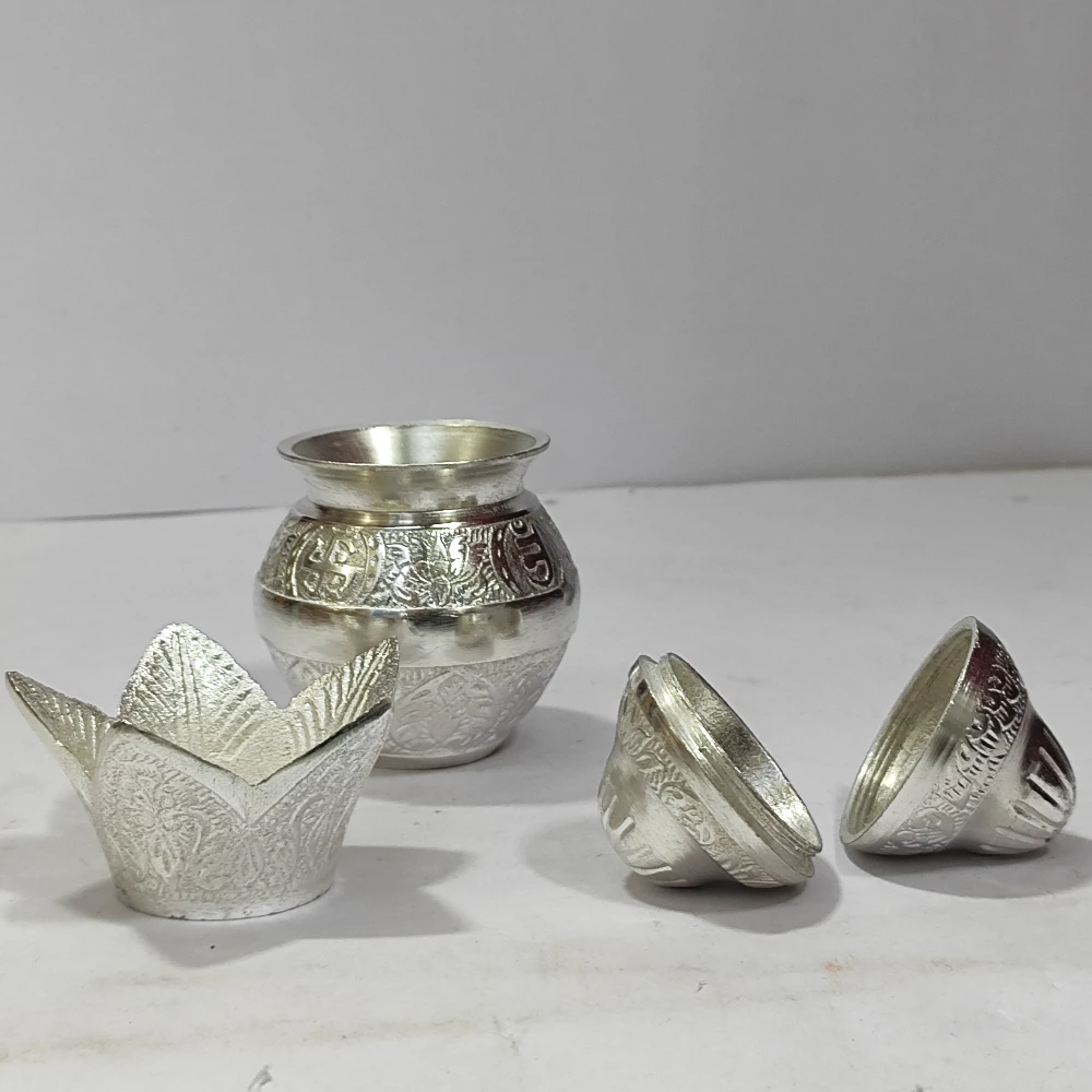 Lota with Nariyal-4.5No-Z13054