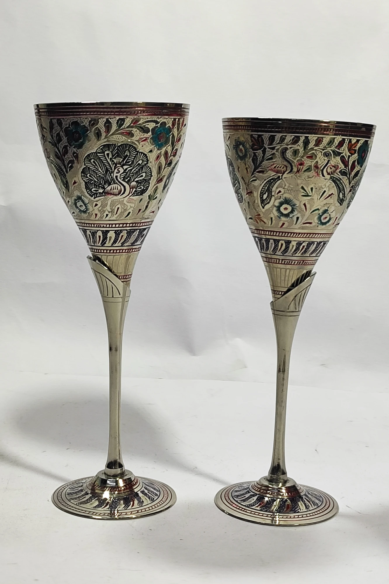 Two Wine Glass-8.75No-Z09501