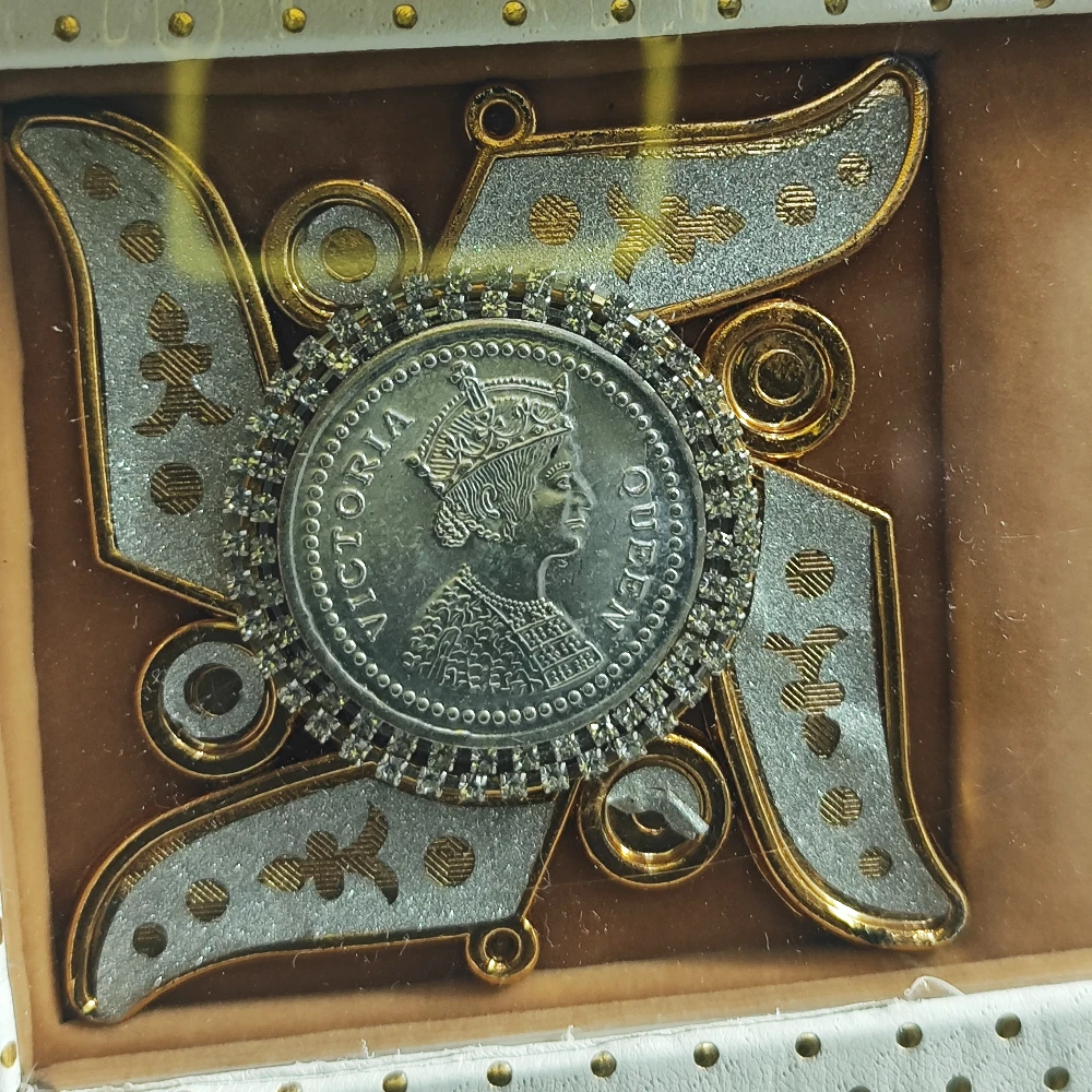 Two Coins with Folder-7.5No-Z12676