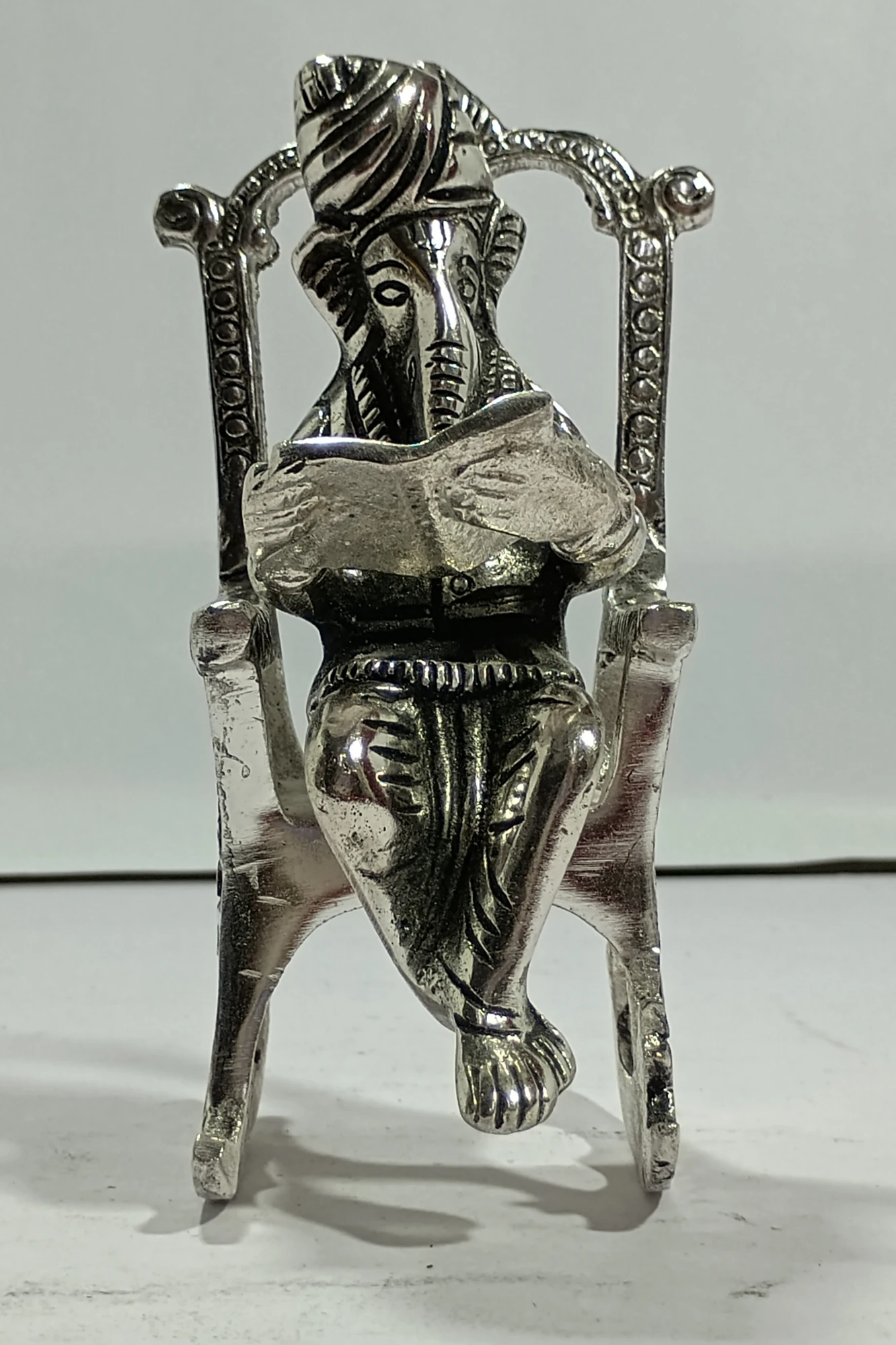Ganesh with chair-6No-Z03697