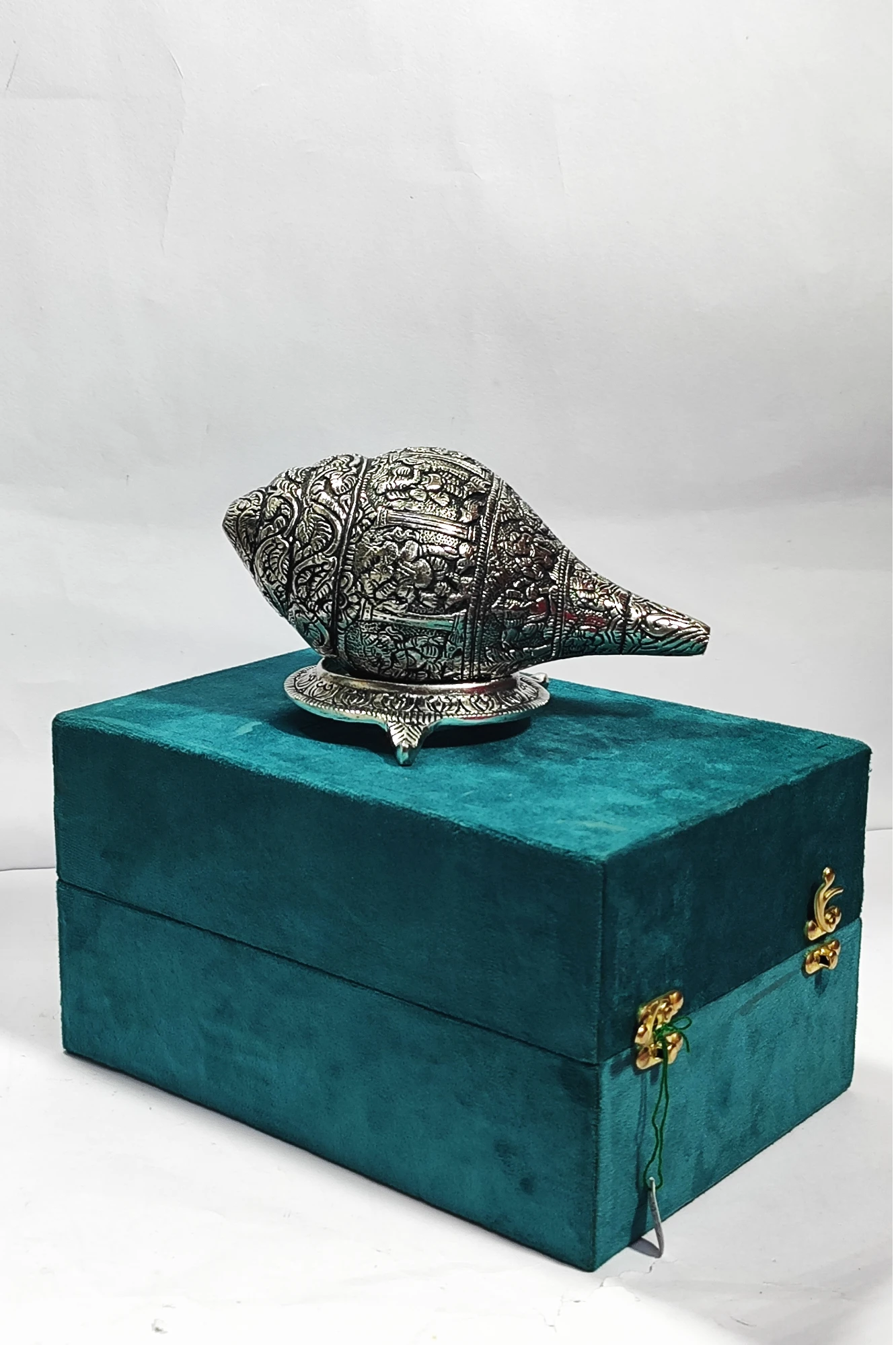 Shnak with Stand-5No-Z04470