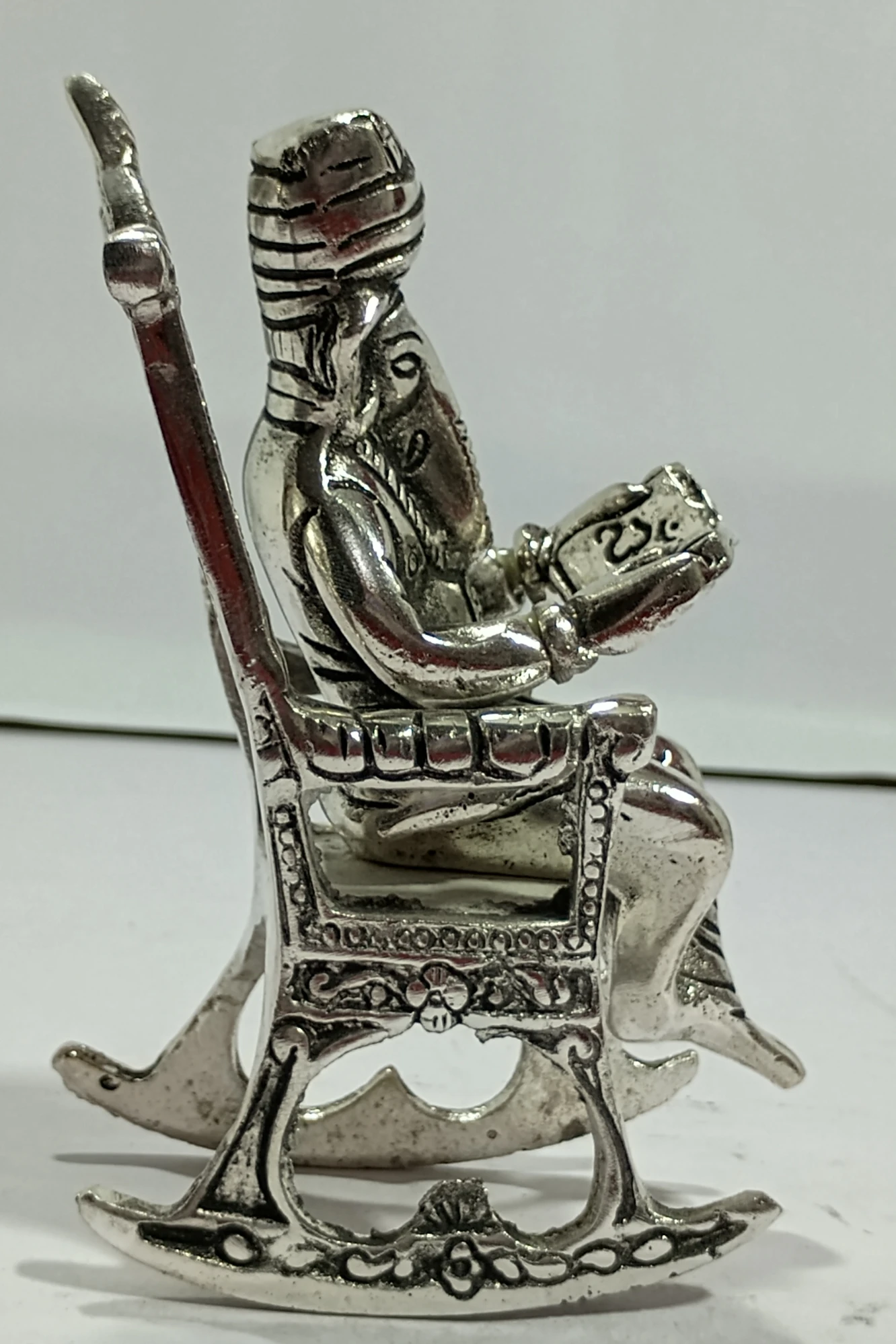 Ganesh with chair-6No-Z03697