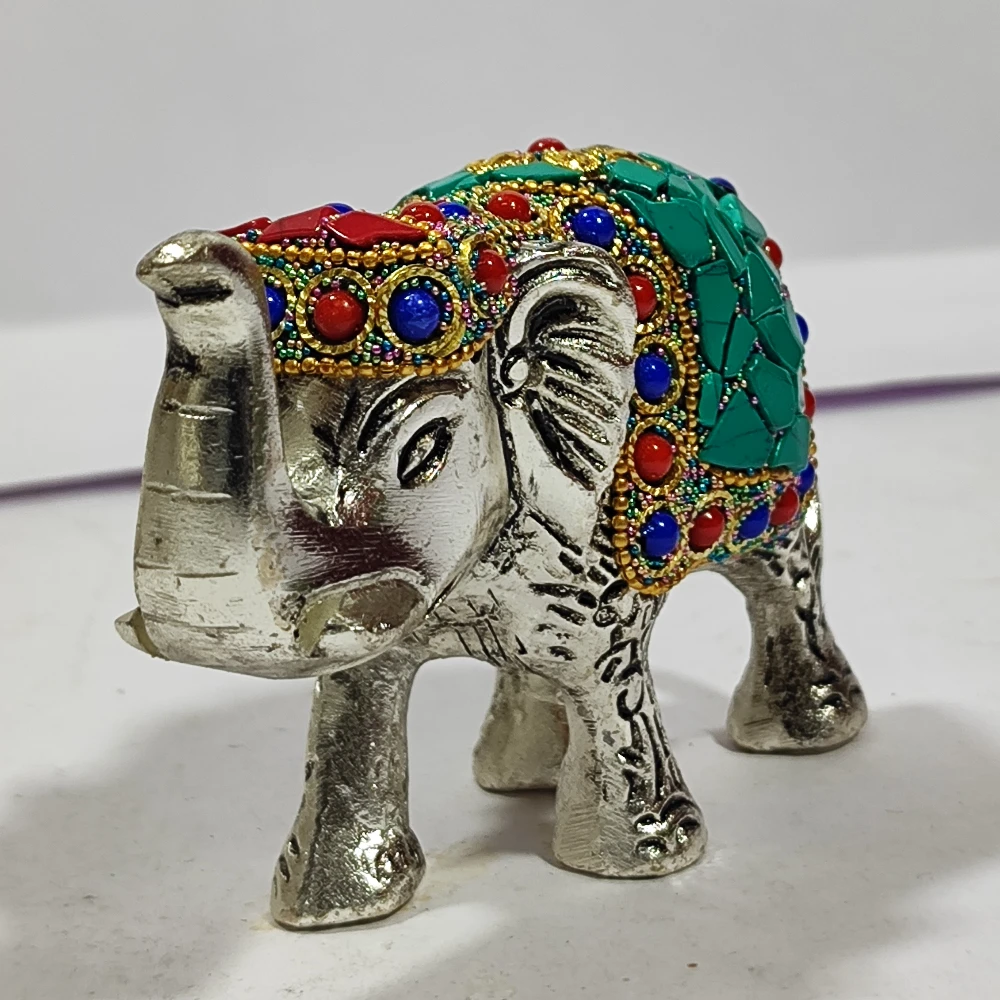 Elephant WIth Chip-3No-Z10322