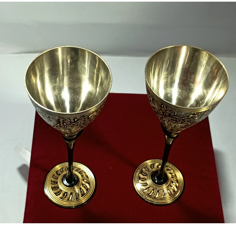 2GlassWine-8.5No-Z09500
