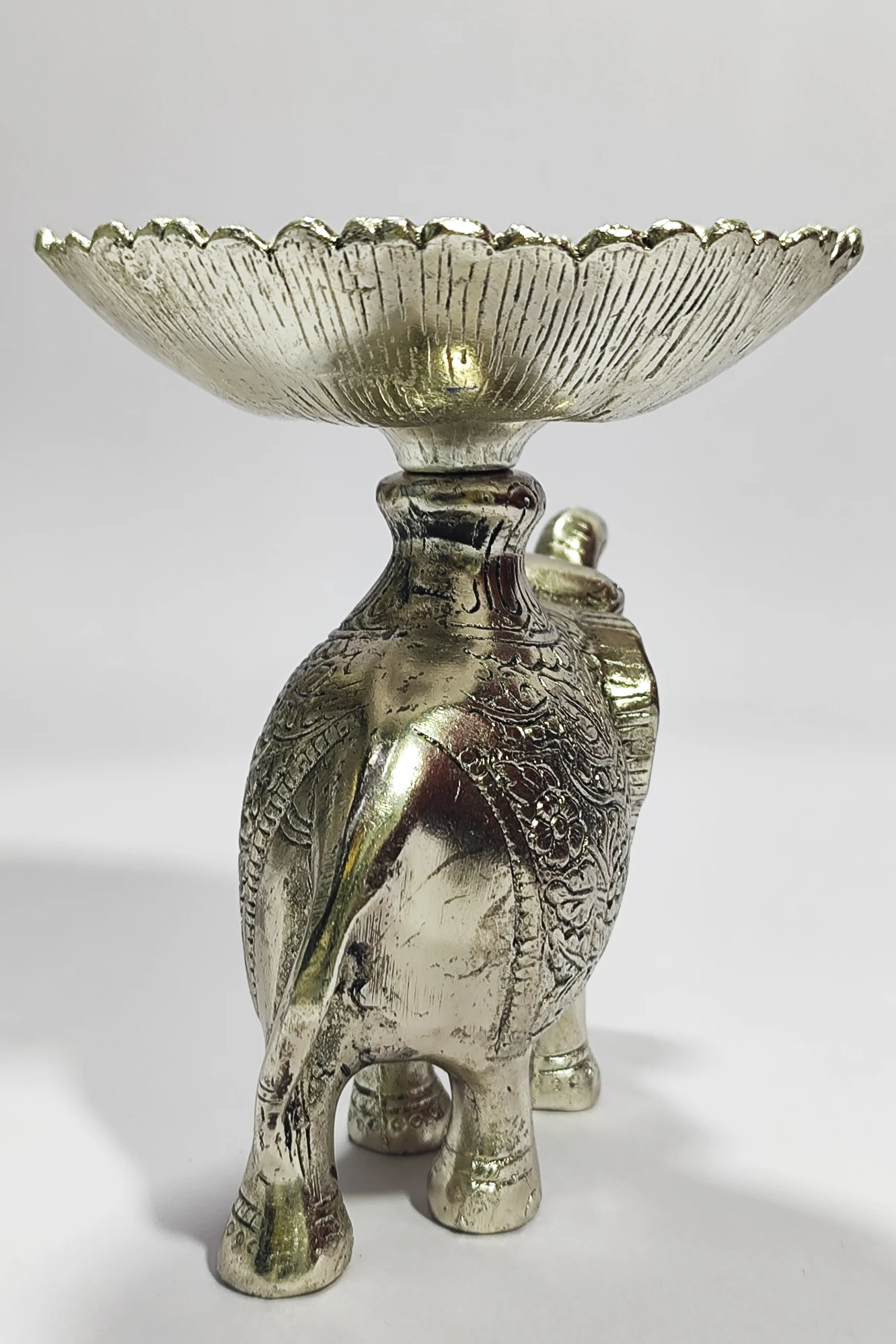 Elephant with platter-5.5No-Z10927