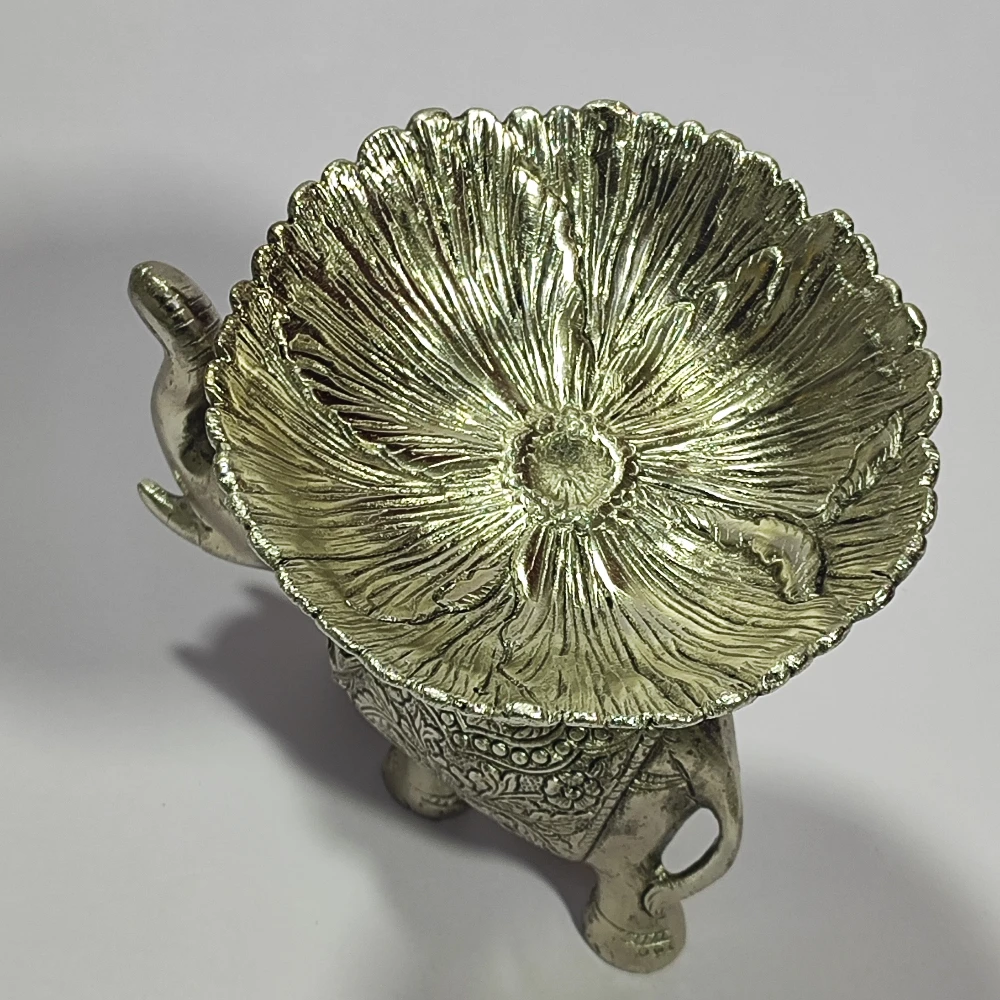 Elephant with platter-5.5No-Z10927