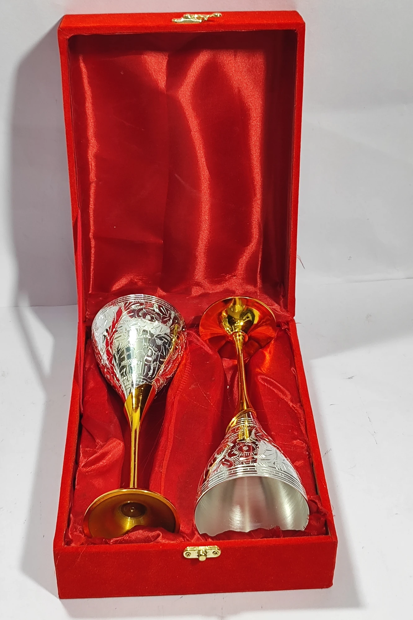 Two Wine Glass-8.75No-Z08508