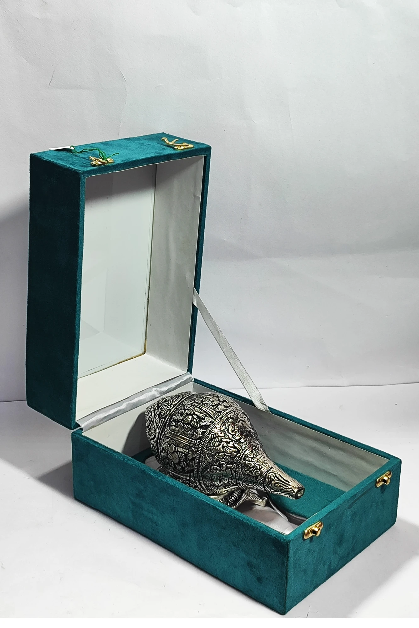 Shnak with Stand-5No-Z04470