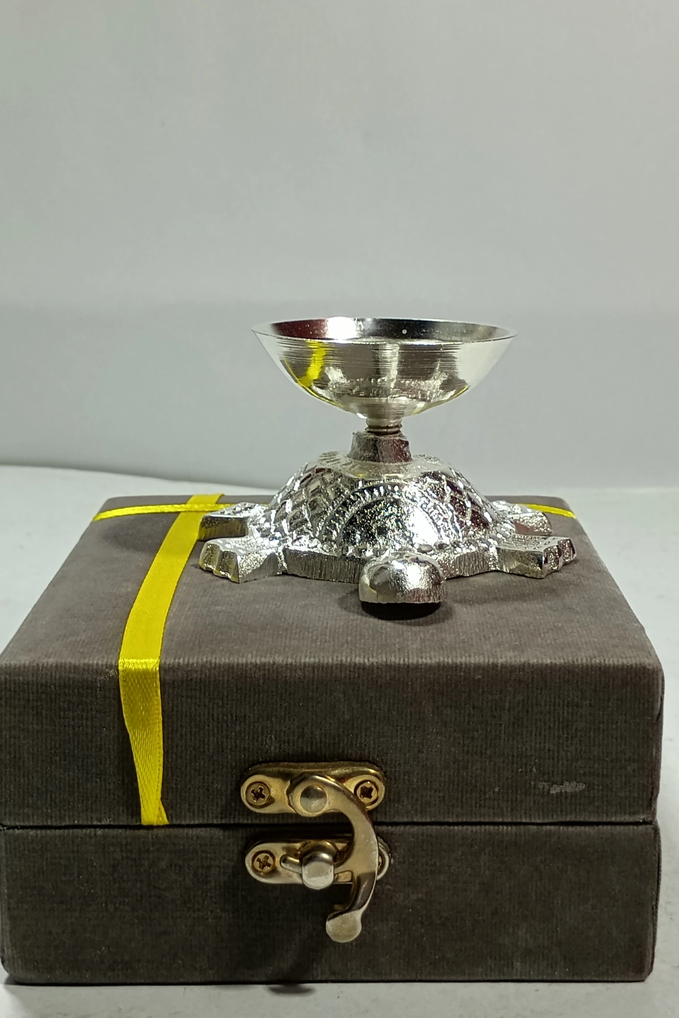 Tortoise with Diya-2No-Z10168