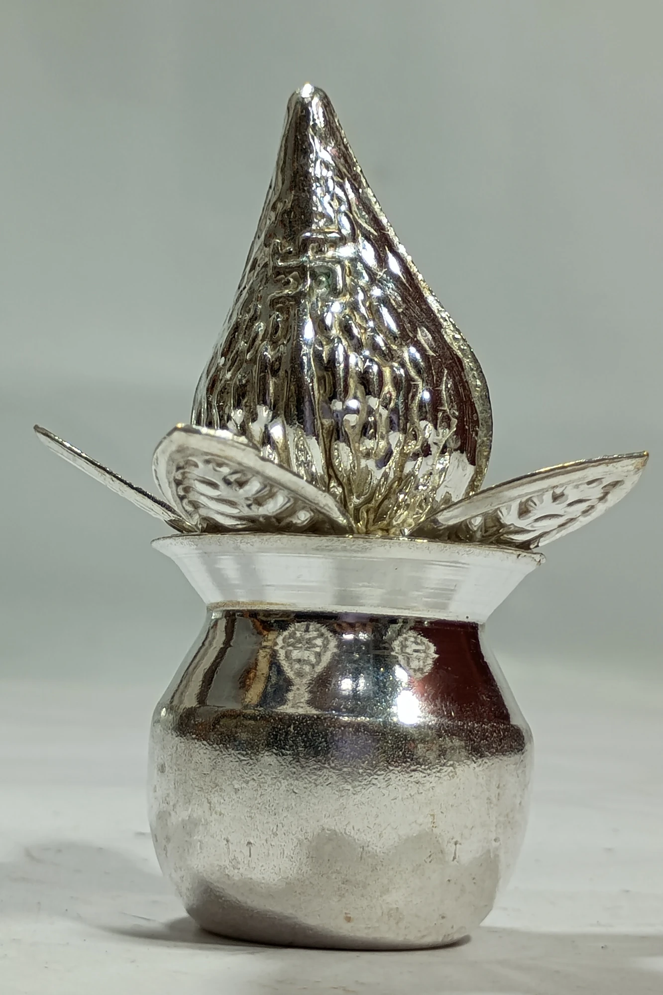 Kalash with Nariyal-2.5No-Z12331