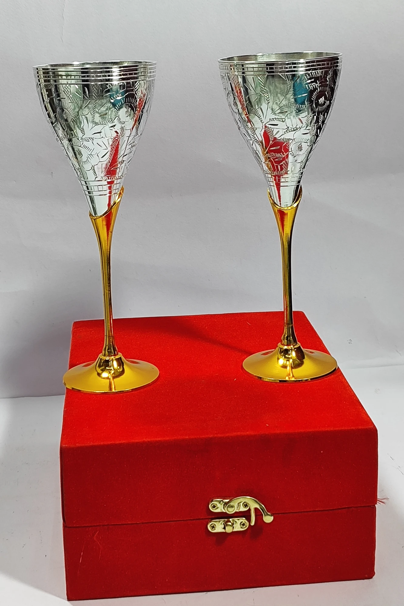 Two Wine Glass-8.75No-Z08508