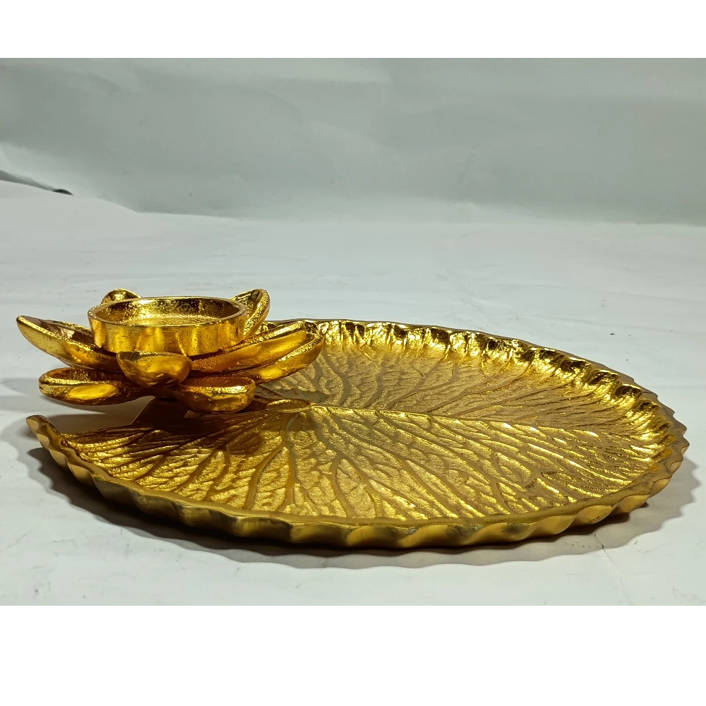 Plate with Candel Stand-7.5No-Z12324