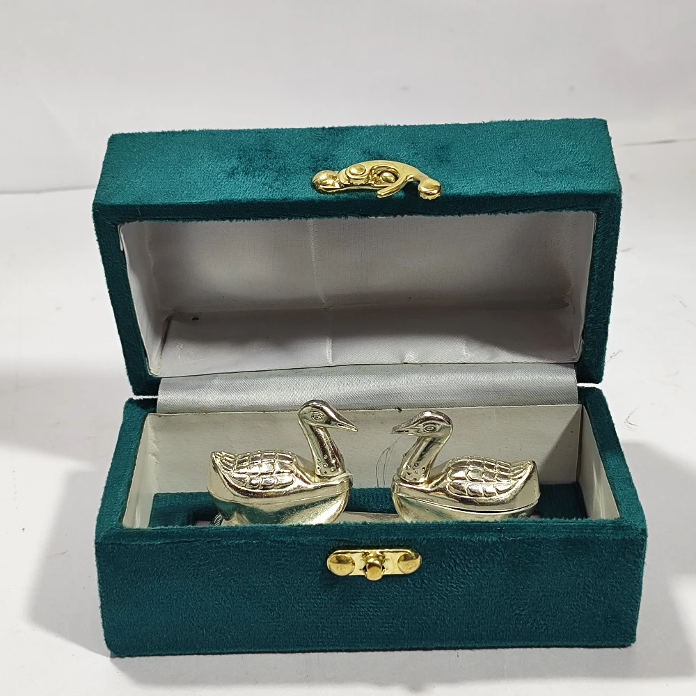 Chopra with two Duck-4.25Nno-Z11284