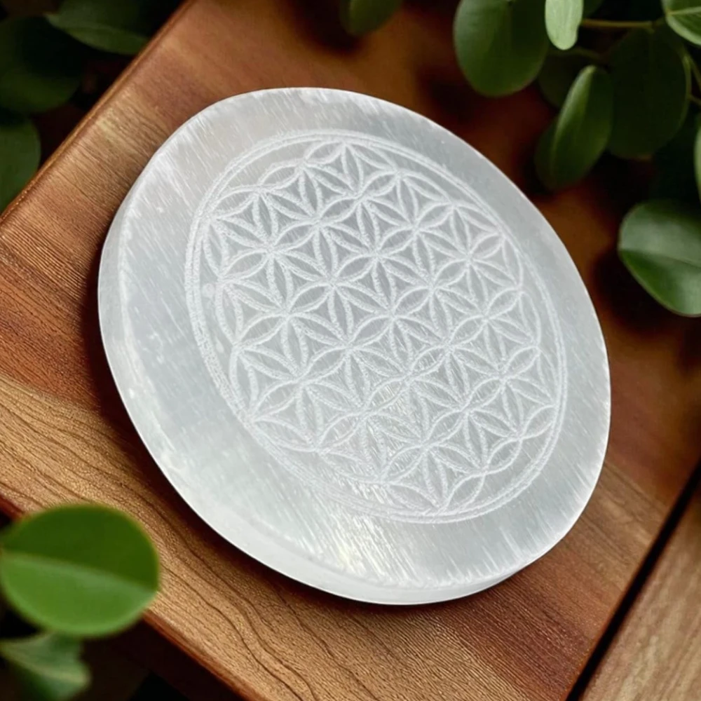 Agatesvibe Selenite Crystal Charging Plate – Engraved Sri Yantra Selenite Plate for Crystal Cleansing, Energy Recharging, & Pooja Rituals (Pack of 1) (Metatron Cube, 4 Inch)