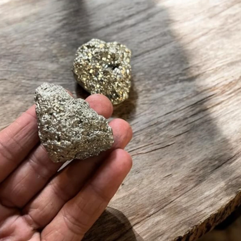 AgatesVibe Pyrite Stone Original Stone and Bracelet for Vastu/Working Table Décor | Wealth and Business Luck | Enhanced Willpower and Manifestation