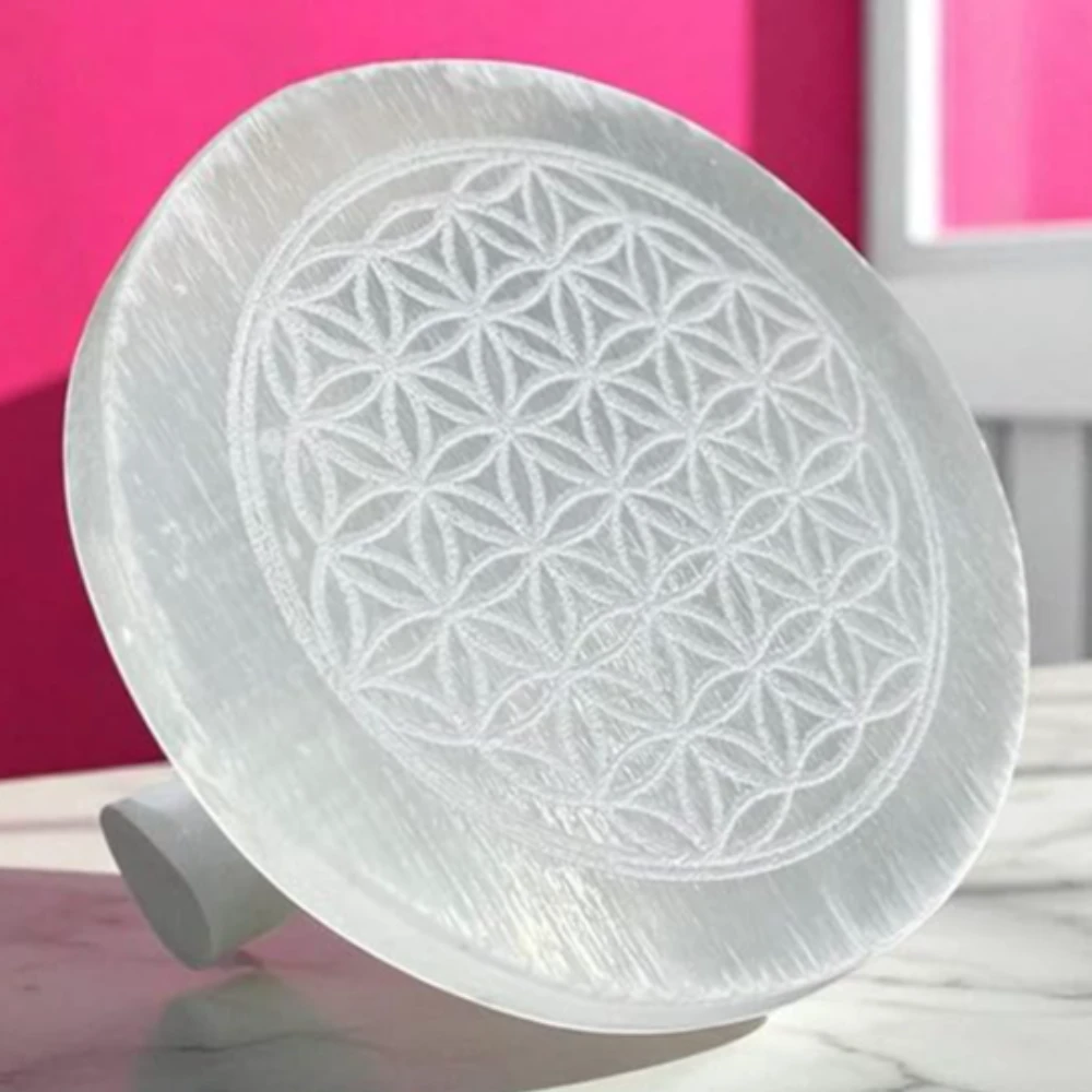 Agatesvibe Selenite Crystal Charging Plate – Engraved Sri Yantra Selenite Plate for Crystal Cleansing, Energy Recharging, & Pooja Rituals (Pack of 1) (Plain, 4 Inch)