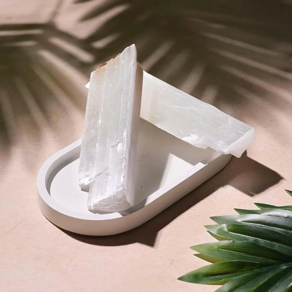 Agatesvibe Healing Crystal Raw Stone - 200g | AAA+ Grade Gemstone for Reiki, Vastu & Meditation | Perfect for Home Décor & Energy Healing (PAck of 1) (Selenite)