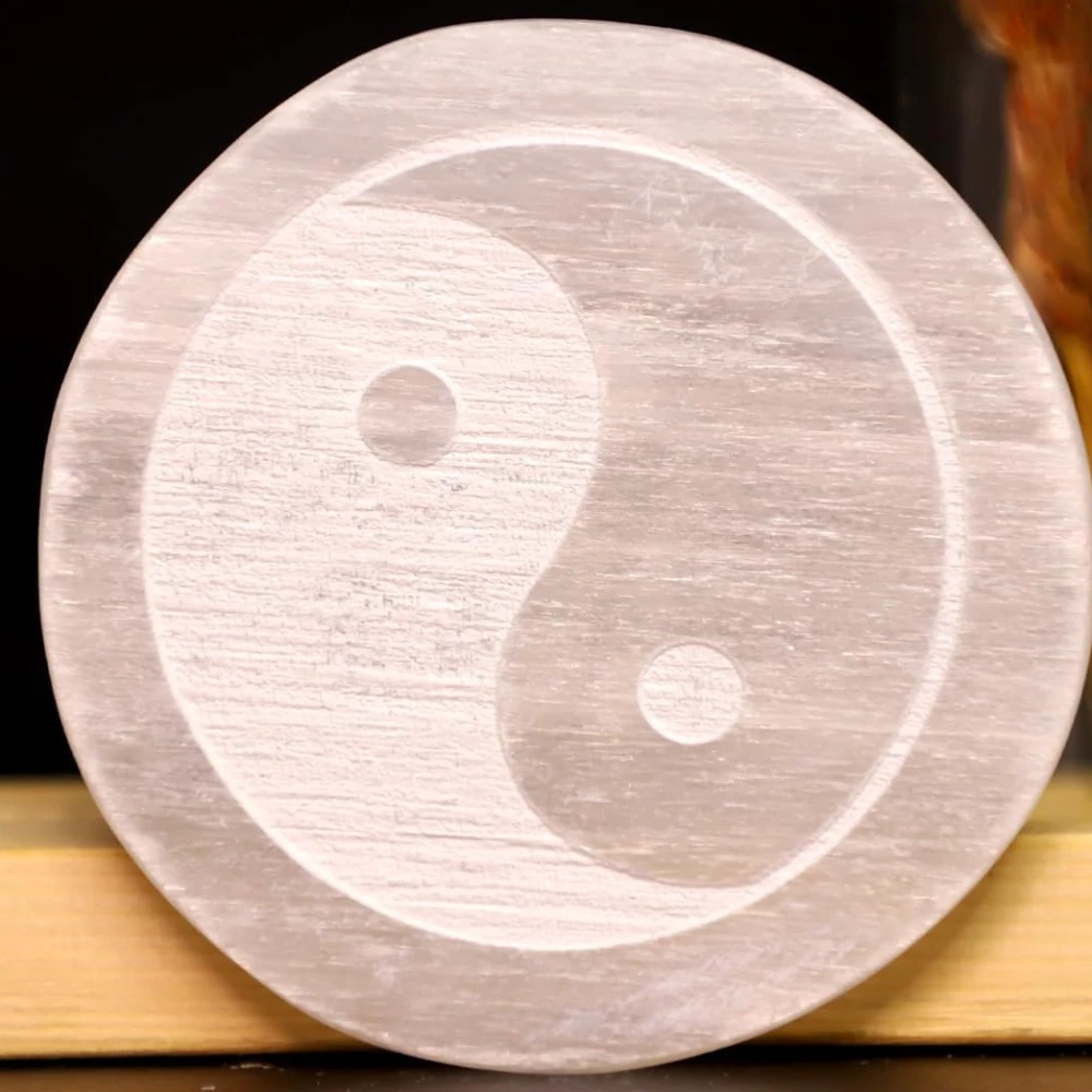 Agatesvibe Round Selenite Crystal Charging Plate - Natural Selenite Stone for Crystal Charging & Vastu (Infinity)
