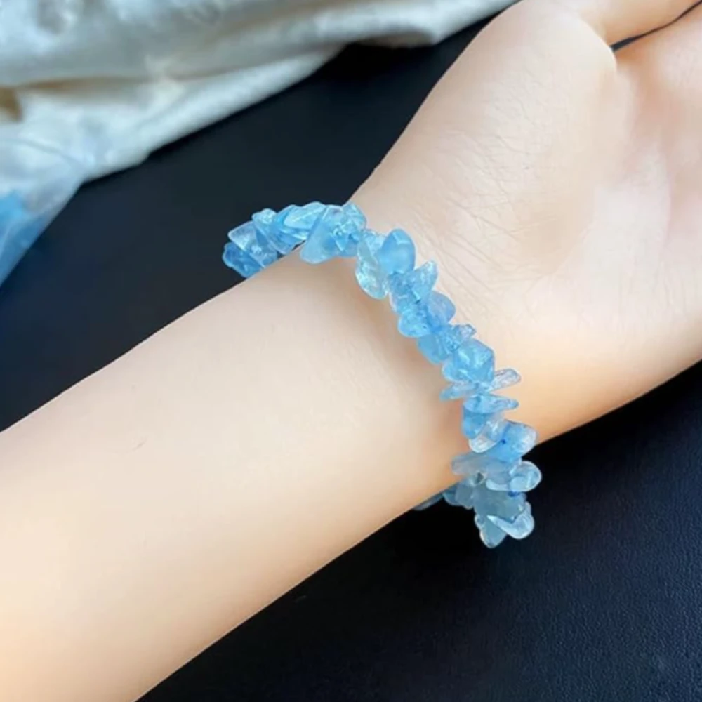 Agatesvibe Crystals Stretch Bracelet Irregular Beads Stretch Healing Crystals Chips Natural Gemstone for Women Jewelry Reiki Meditation (Pack of 1) (Aquamarine)