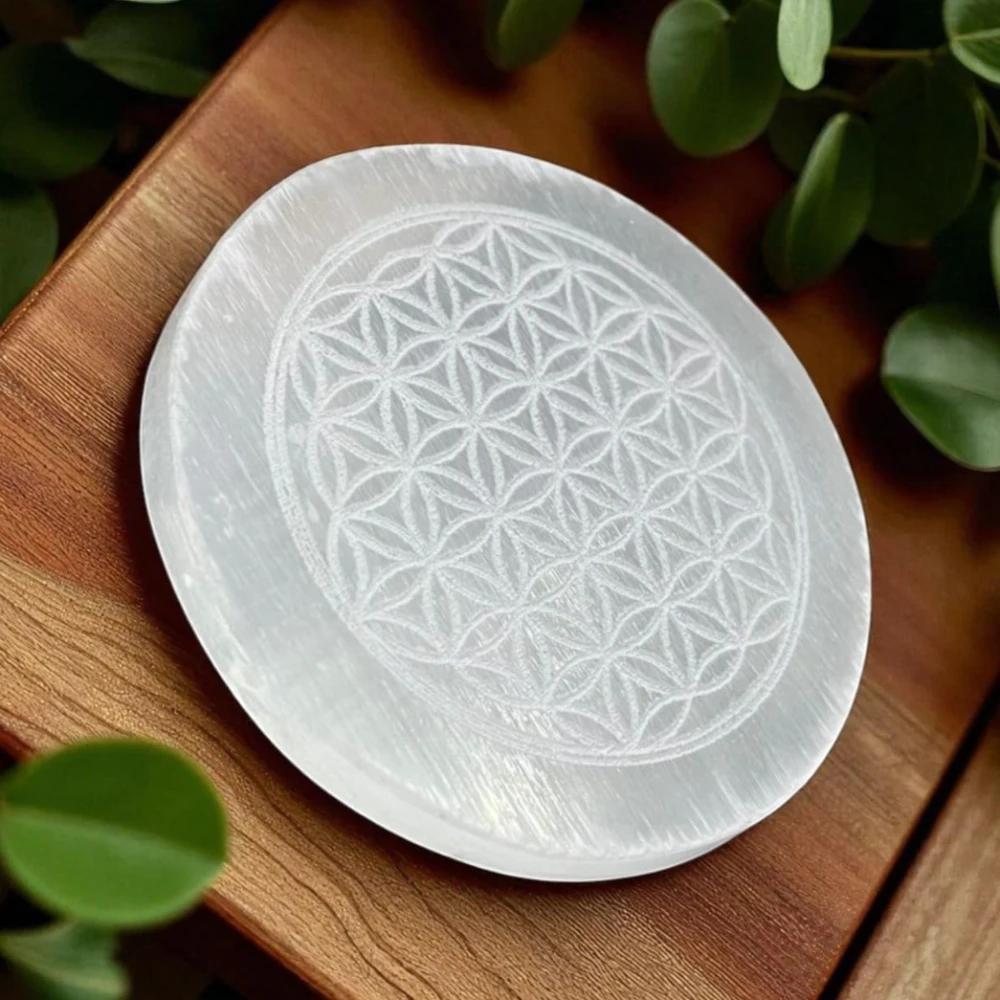 Agatesvibe Selenite Crystal Charging Plate – Engraved Sri Yantra Selenite Plate for Crystal Cleansing, Energy Recharging, & Pooja Rituals (Pack of 1) (Goddess, 3 Inch)