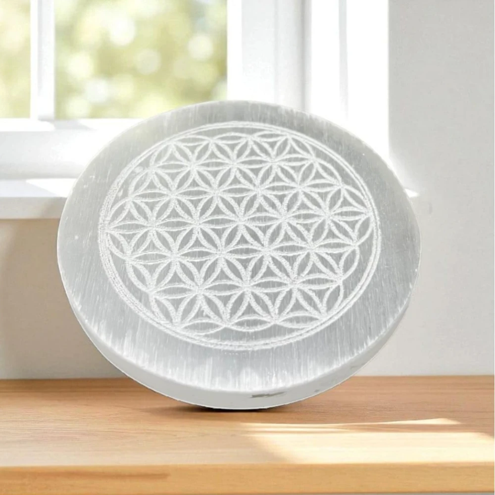 Agatesvibe Selenite Crystal Charging Plate – Engraved Sri Yantra Selenite Plate for Crystal Cleansing, Energy Recharging, & Pooja Rituals (Pack of 1) (Plain, 3 Inch)