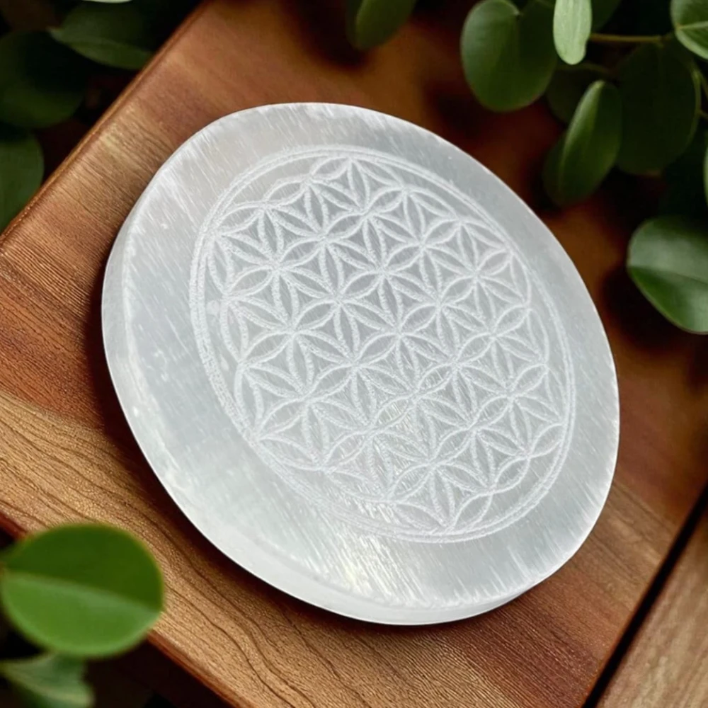 Agatesvibe Certified Selenite Charging Plate 3 – 4-Inch Engraved Sri Yantra Cube for Crystal Cleansing, Reiki Energy Work, Meditation & Pooja Rituals (Pack of 1) (3 Inch)