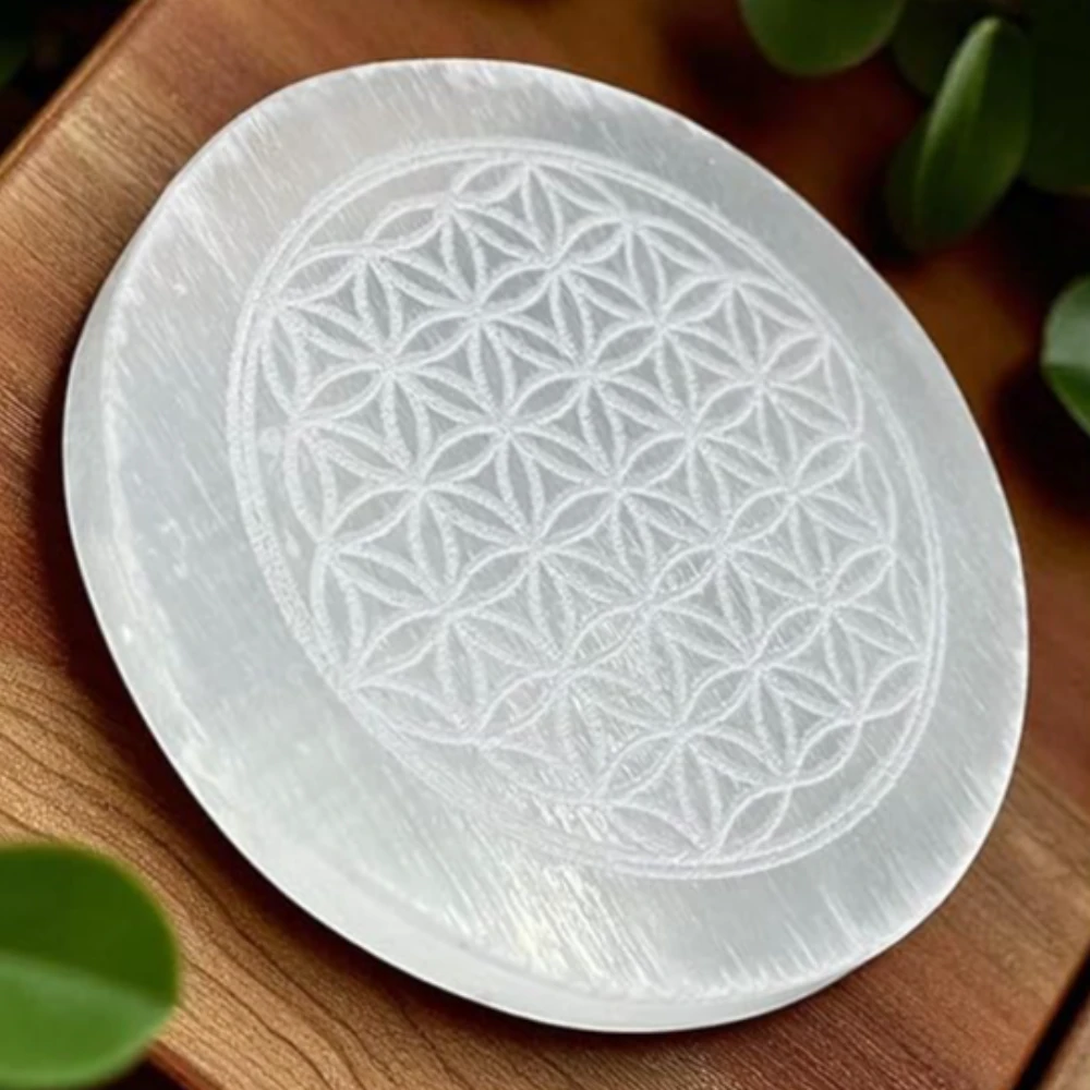 Agatesvibe Selenite Crystal Charging Plate – Engraved Sri Yantra Selenite Plate for Crystal Cleansing, Energy Recharging, & Pooja Rituals (Pack of 1) (Metatron Cube, 3 Inch)