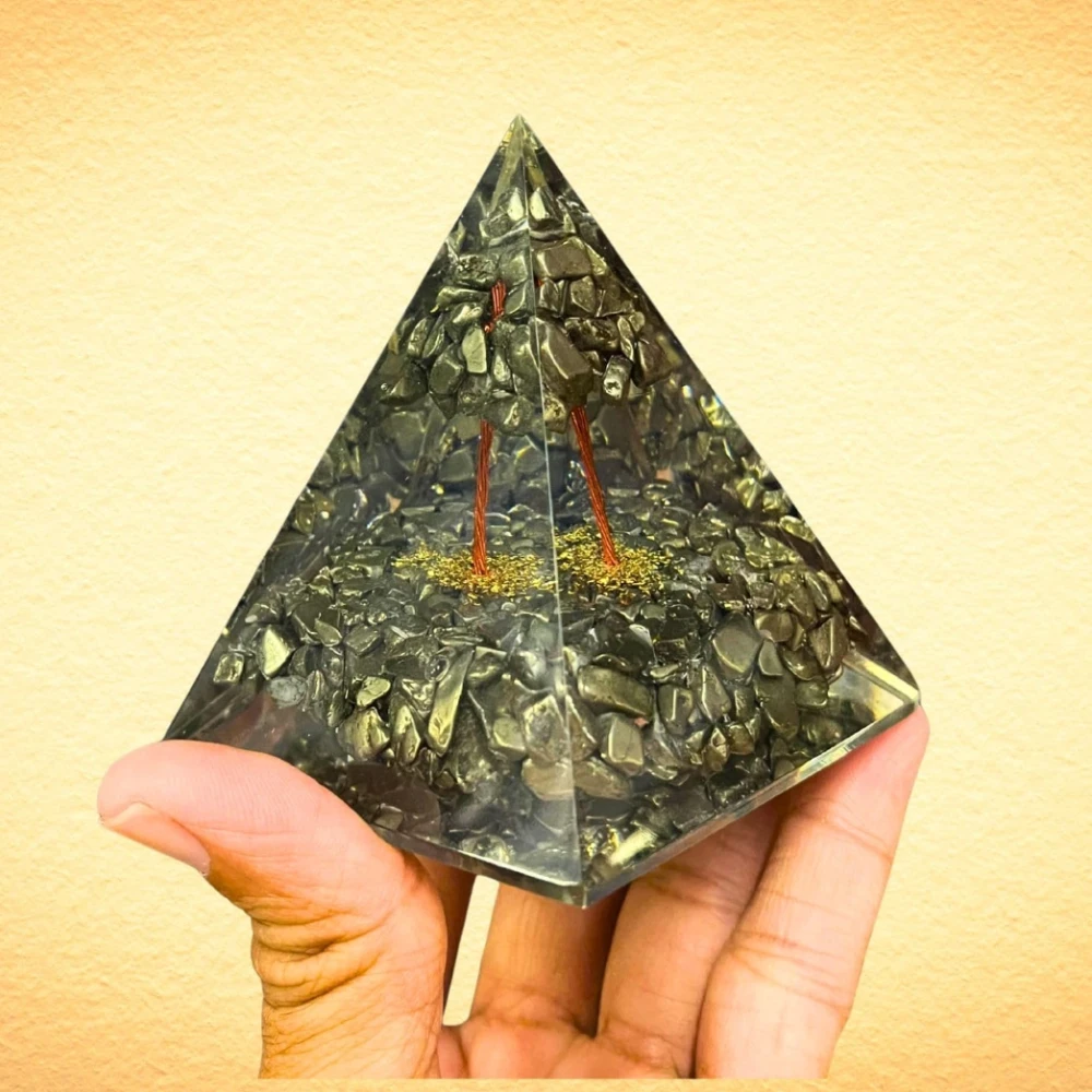 Agatesvibe Natural Golden Pyrite Orgone Pyramid – Nubian Design with Golden Pyrite Tree Inside for Wellness, Prosperity, Abundance, Positive Energy, Chakra Balancing, Healing & Home Décor (Pack of 1)