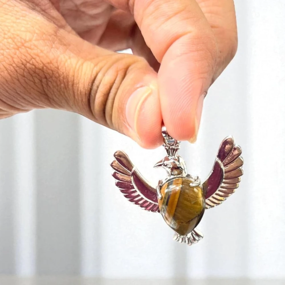 Agatesvibe Flying Eagle Pendant – Natural Quartz Crystal Necklace Jewelry for Men & Women | Energy Healing Amulet for Protection, Strength & Spiritual Power (Pack of 1)