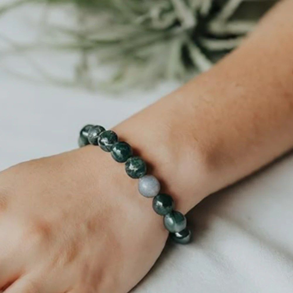 Agatesvibe Natural Certified 8mm Healing Crystal Bracelet | Stretchable, Suitable for Men and Women | for Chakra Balancing, Inner Peace, Abundance, and overall Well-being (Pack of 1) (Moss Agate)