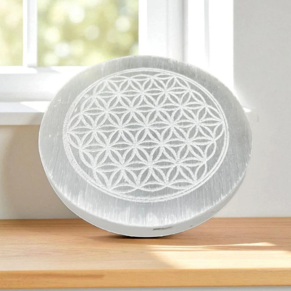 Agatesvibe Selenite Crystal Charging Plate – Engraved Sri Yantra Selenite Plate for Crystal Cleansing, Energy Recharging, & Pooja Rituals (Pack of 1) (Metatron Cube, 4 Inch)