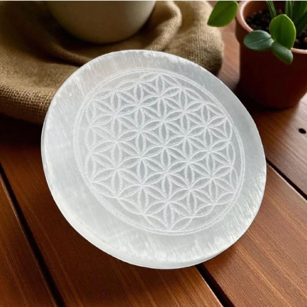 Agatesvibe Certified Selenite Charging Plate 3 – 4-Inch Engraved Sri Yantra Cube for Crystal Cleansing, Reiki Energy Work, Meditation & Pooja Rituals (Pack of 1) (3 Inch)