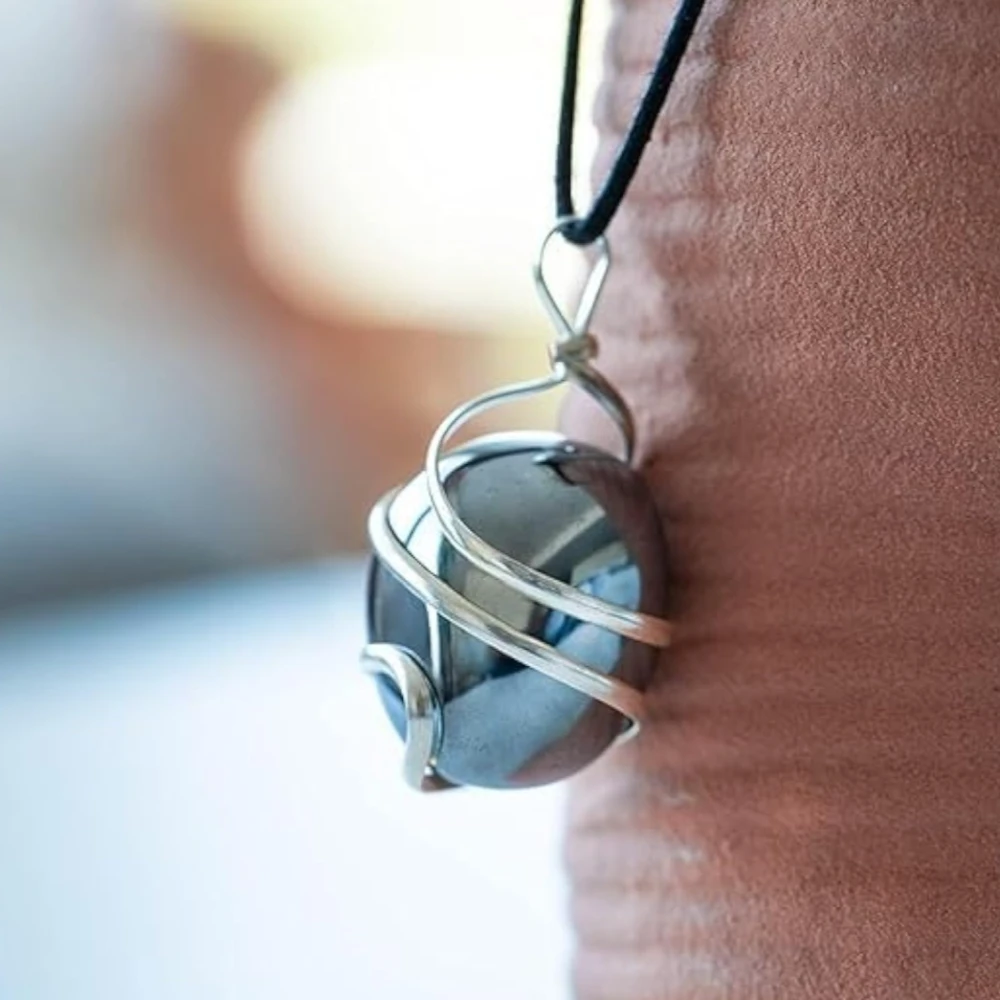 Agatesvibe Healing Crystal Pendant Necklace for Women – Handmade Jewelry with Ethically Sourced Genuine Crystals & Healing Stones (Pack of 1) (Shungite)