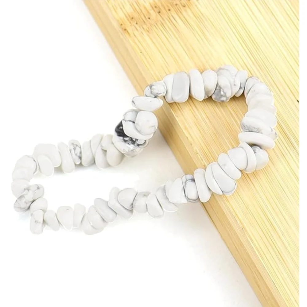 Agatesvibe Crystals Stretch Bracelet Irregular Beads Stretch Healing Crystals Chips Natural Gemstone for Women Jewelry Reiki Meditation (Pack of 1) (Howlite)