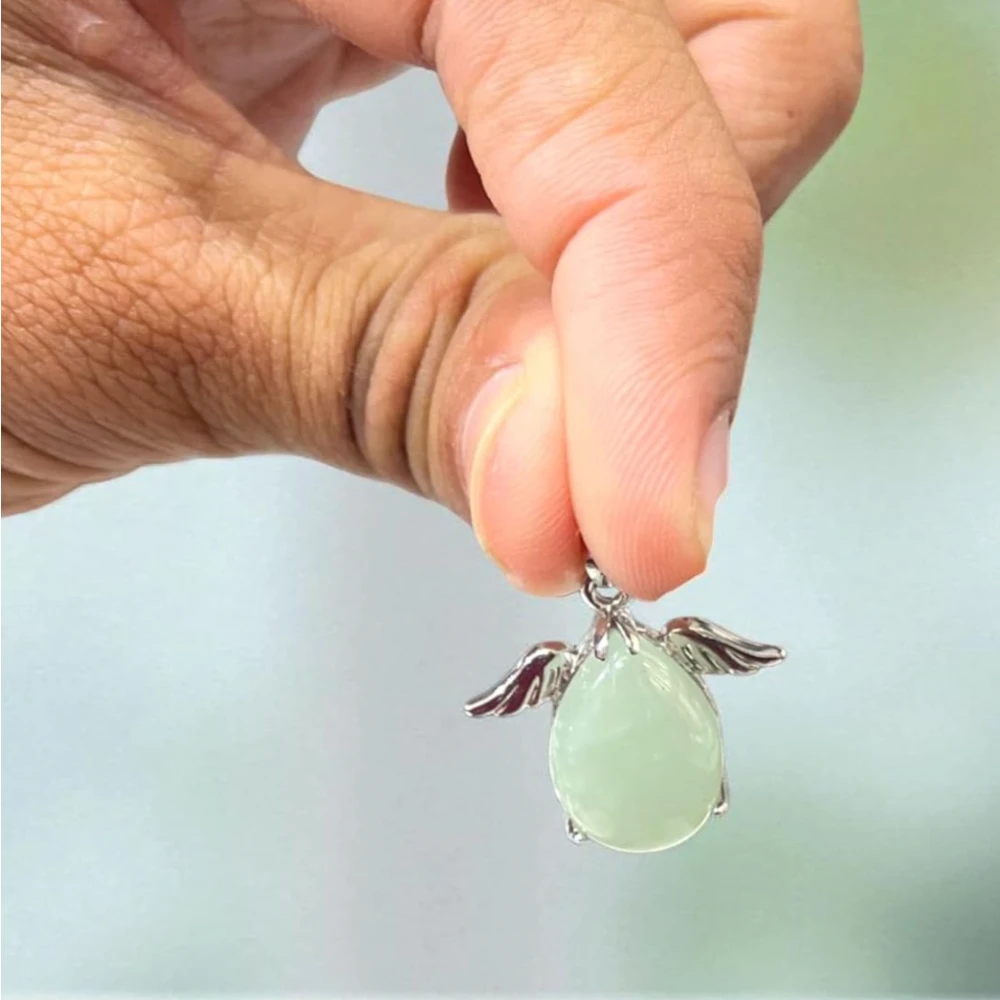 Agatesvibe Natural Green Tourmaline Angel Pendant – Handcrafted Crystal Healing Pendant for Reiki, Chakra Balancing & Spiritual Protection | Healing Stone Locket for Men & Women with Metal Chain (Pack of 1)
