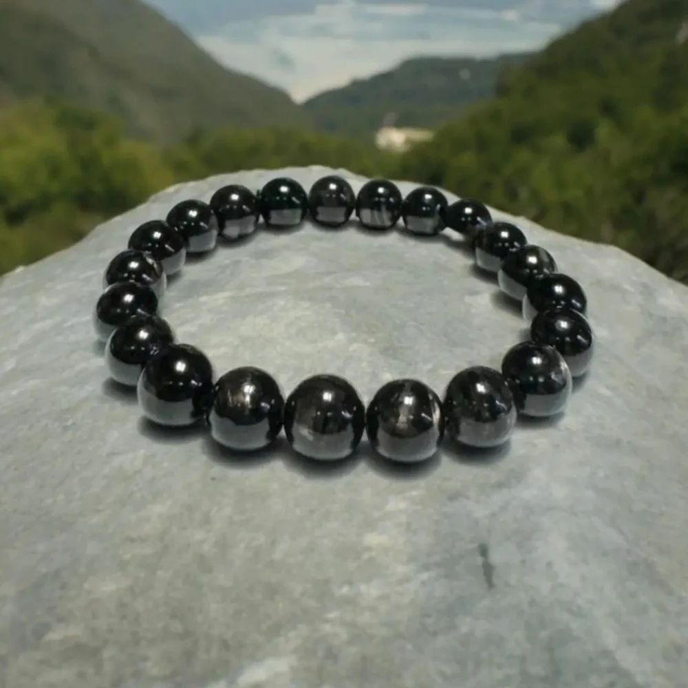 Agatesvibe Natural Whitby Jet 10mm rondelle smooth 7inch Semi-Precious Gemstones Beaded Bracelets for Men Women Healing Crystal Stretch Beaded Bracelet Unisex (Pack of 1)