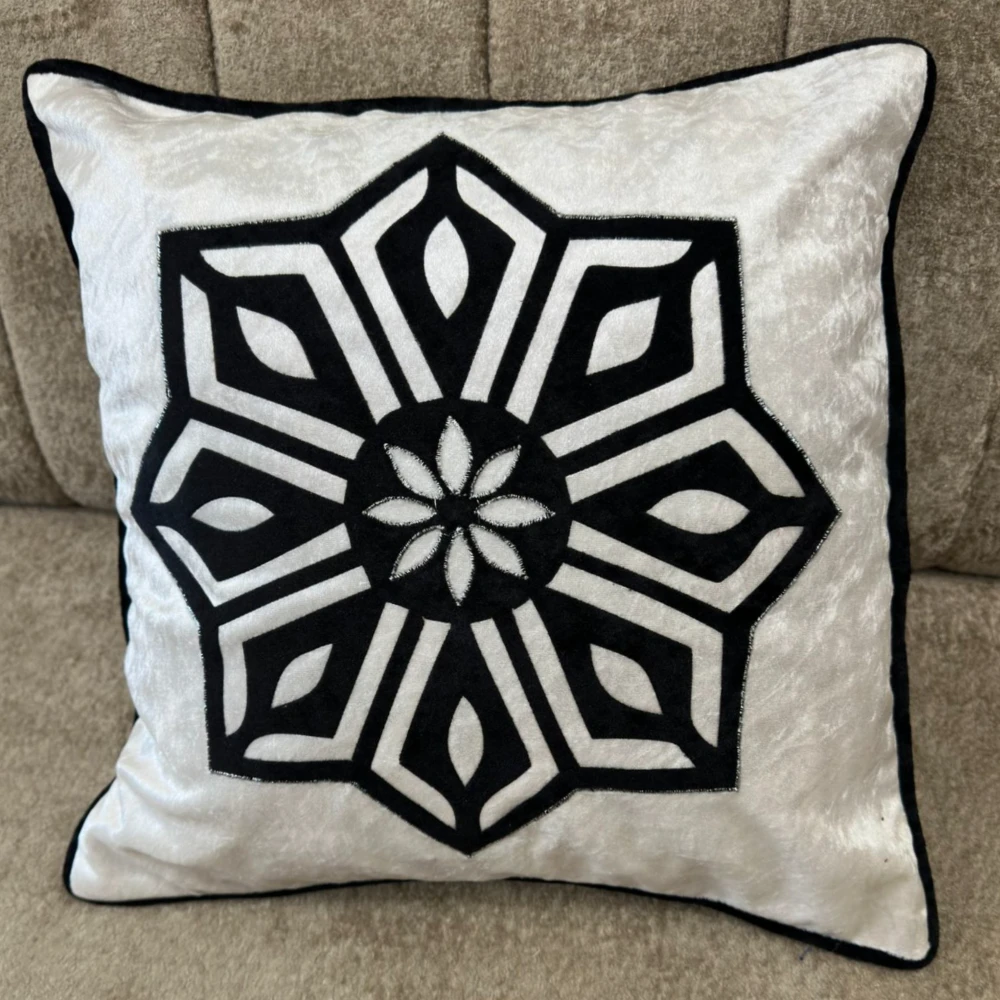 Spider cushion cover