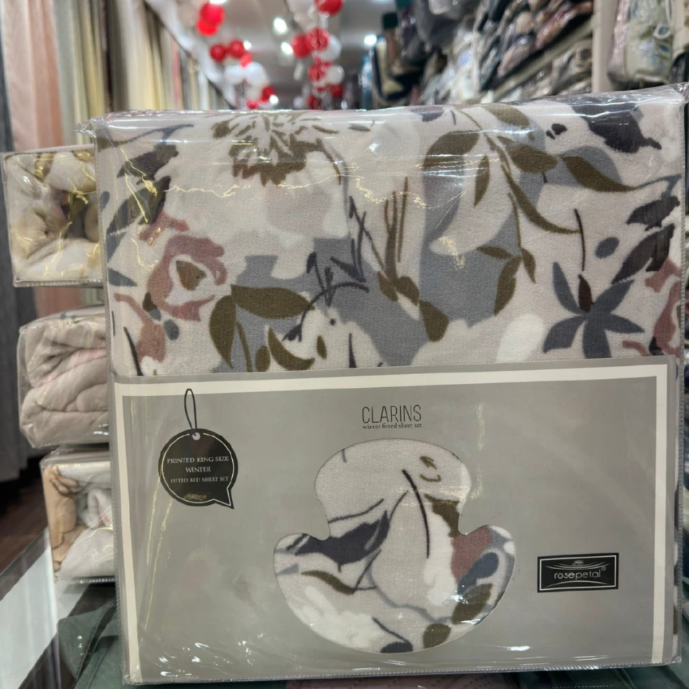 Clarins(Rose petals)